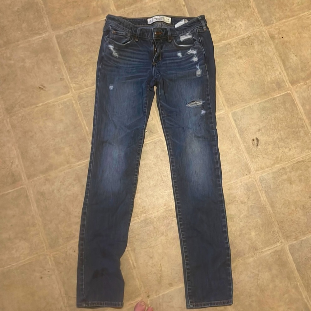 Abercrombie jeans size 26 or 2R